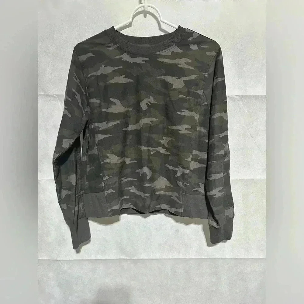Athleta Women’s Black Olive Camo Farallon Print Sweatshirt Small Pullover NWOT